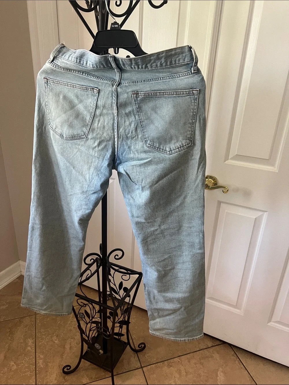 Men Light Wash Straight Leg Jeans